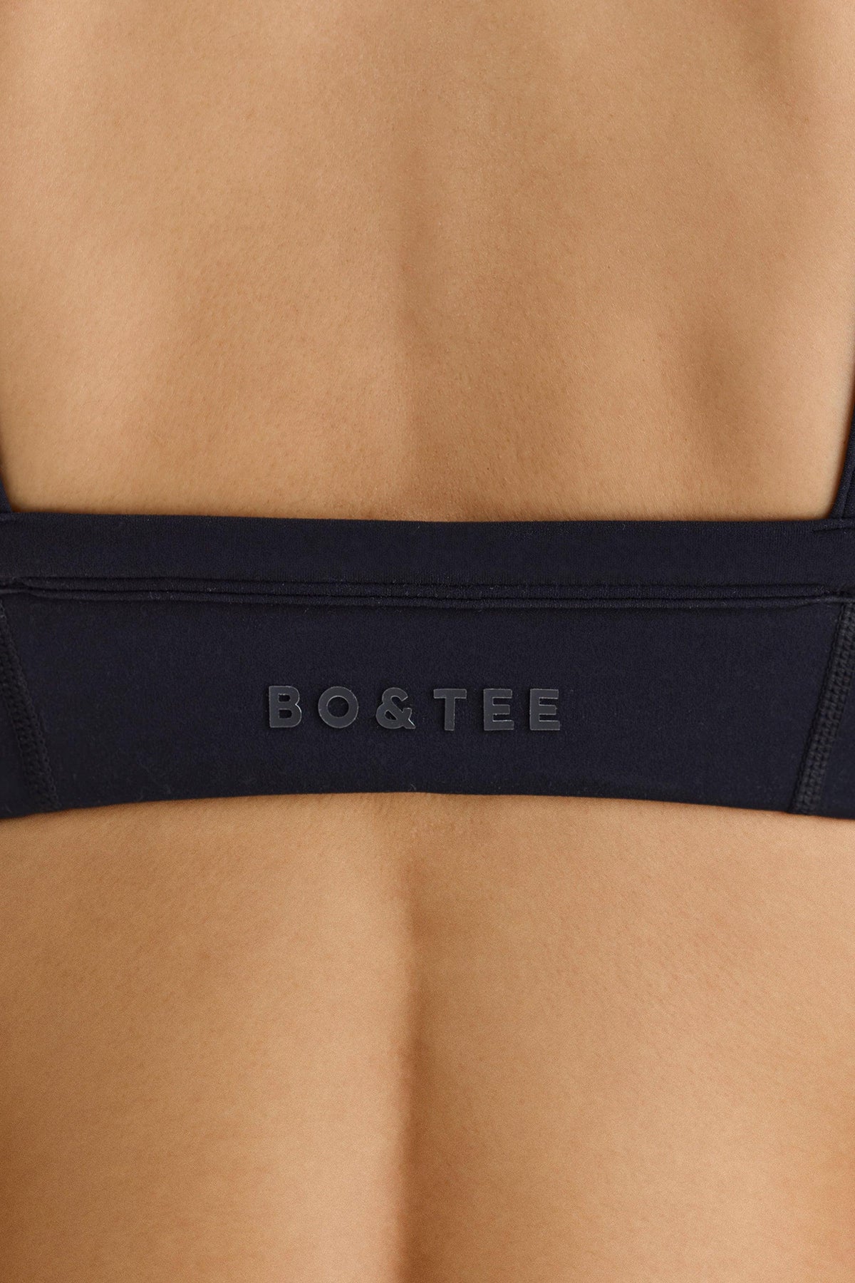 Soft Active Contrast-trim Sports Bra In Black