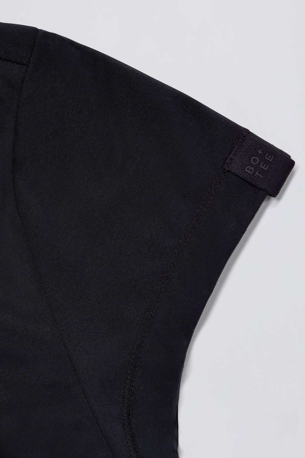 Cut-out Longline T-shirt In Black