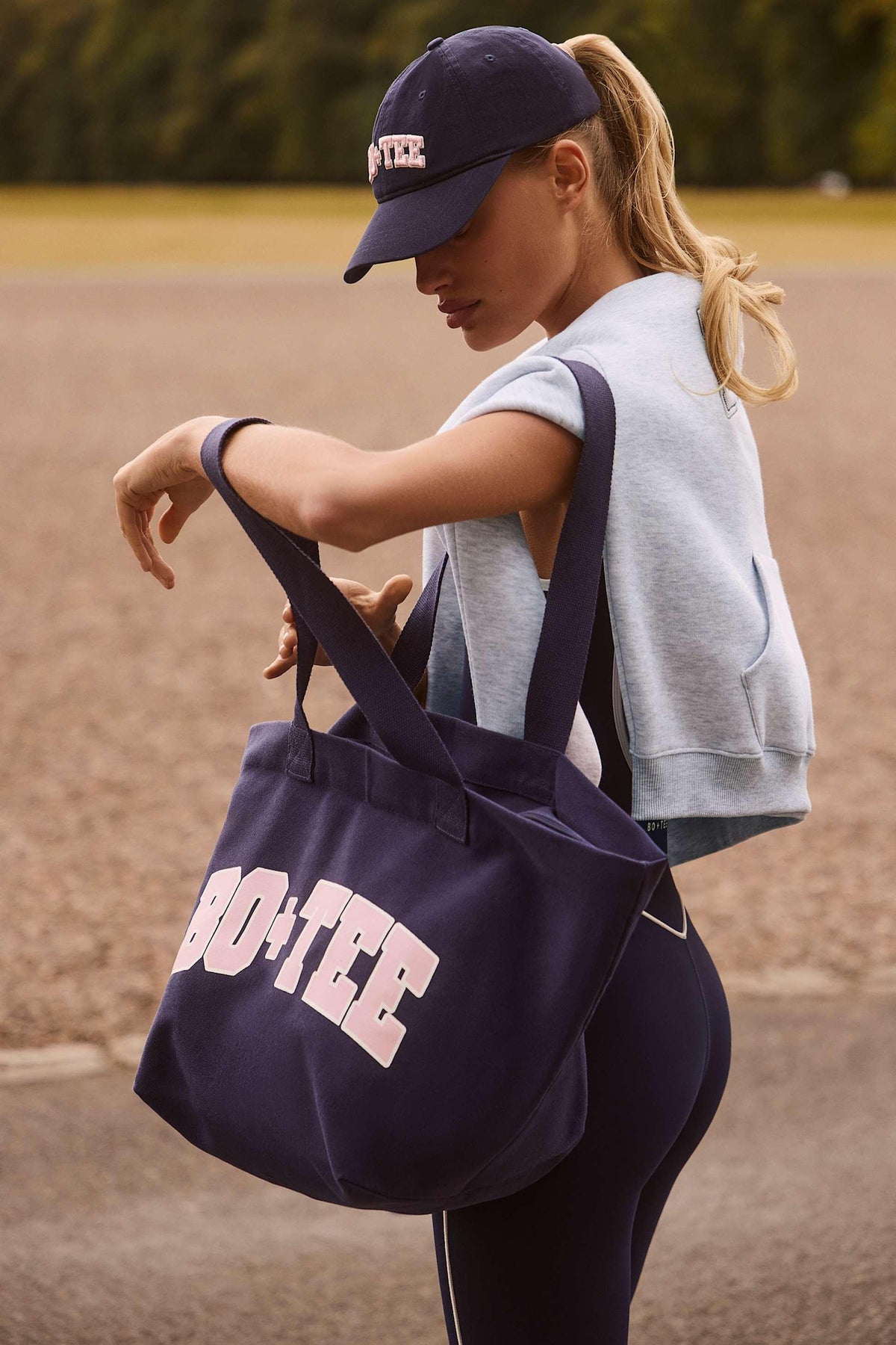 Oversized Tote Bag In Classic Navy
