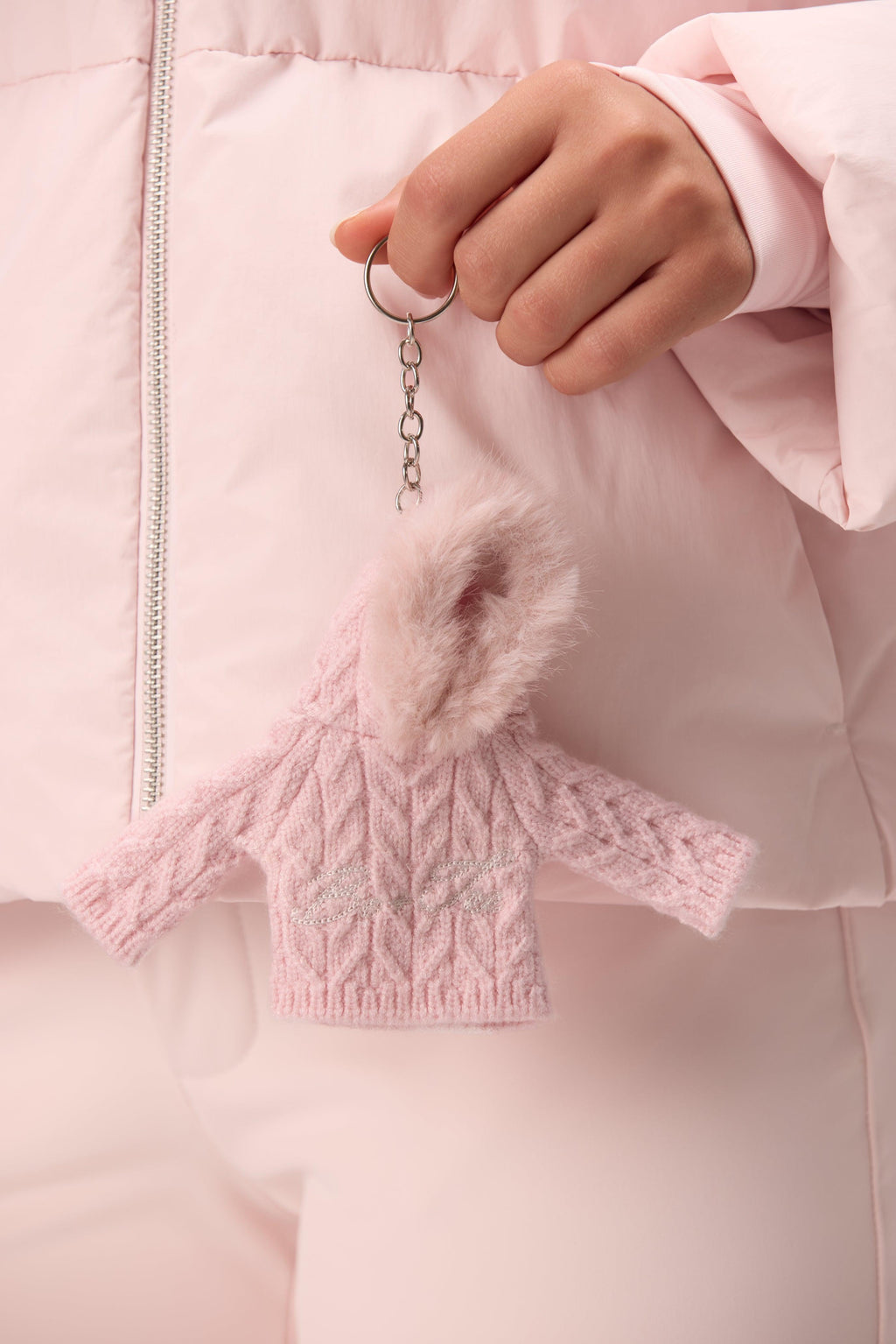 Cable Knit Hoodie Keychain In Powder Pink